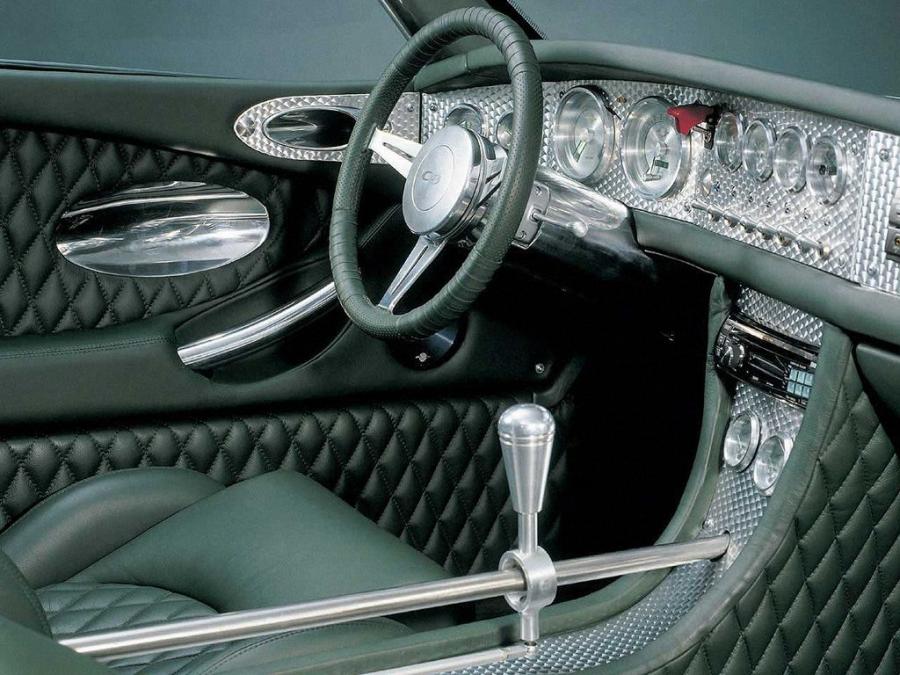 Интерьер Spyker C8 Spyder 2000 года  (фото 15 из 20)